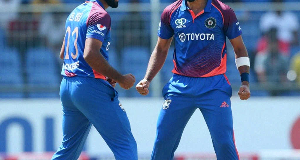 ডারবানের নিভে আসা আলো: যে টেস্টে ফলাফল নির্ধারণ করছে ঘড়ি, ব্যাট নয় ডারবানের নিভে আসা আলো: যে টেস্টে ফলাফল নির্ধারণ করছে ঘড়ি, ব্যাট নয়