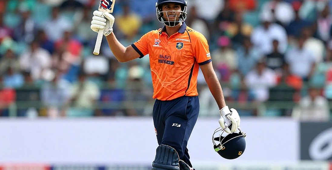 ৫৩ রানের ধাঁধা: অভিষেক শর্মার রেকর্ড-তাড়া আর ভারতীয় টি-টোয়েন্টির গভীরতা ৫৩ রানের ধাঁধা: অভিষেক শর্মার রেকর্ড-তাড়া আর ভারতীয় টি-টোয়েন্টির গভীরতা