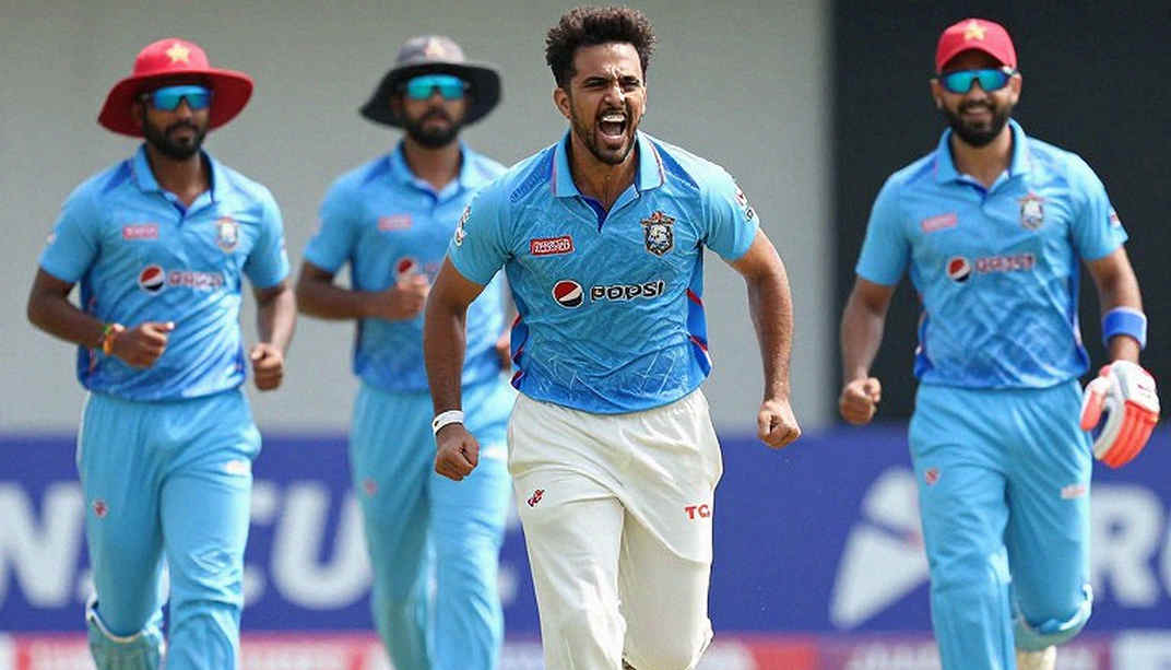 ডট বলের হিসাব: এশিয়ার ওয়ানডে ক্রিকেটে যেটা স্কোরকার্ড লুকিয়ে রাখে