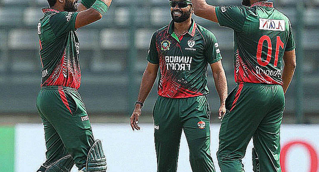 কেন্দ্রীয় চুক্তির সীমানায় লুকিয়ে থাকা ইংল্যান্ডের আসল স্কোয়াড-ছবি