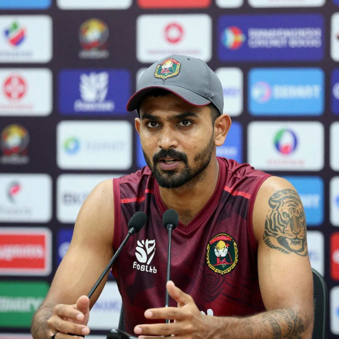 ডারবানের সেশন-যুদ্ধ: রেনশ'র ১৯০, স্লিপে স্মিথের ছুরি আর বাভুমার সেই রিভার্স-সুইপ ডারবানের সেশন-যুদ্ধ: রেনশ'র ১৯০, স্লিপে স্মিথের ছুরি আর বাভুমার সেই রিভার্স-সুইপ